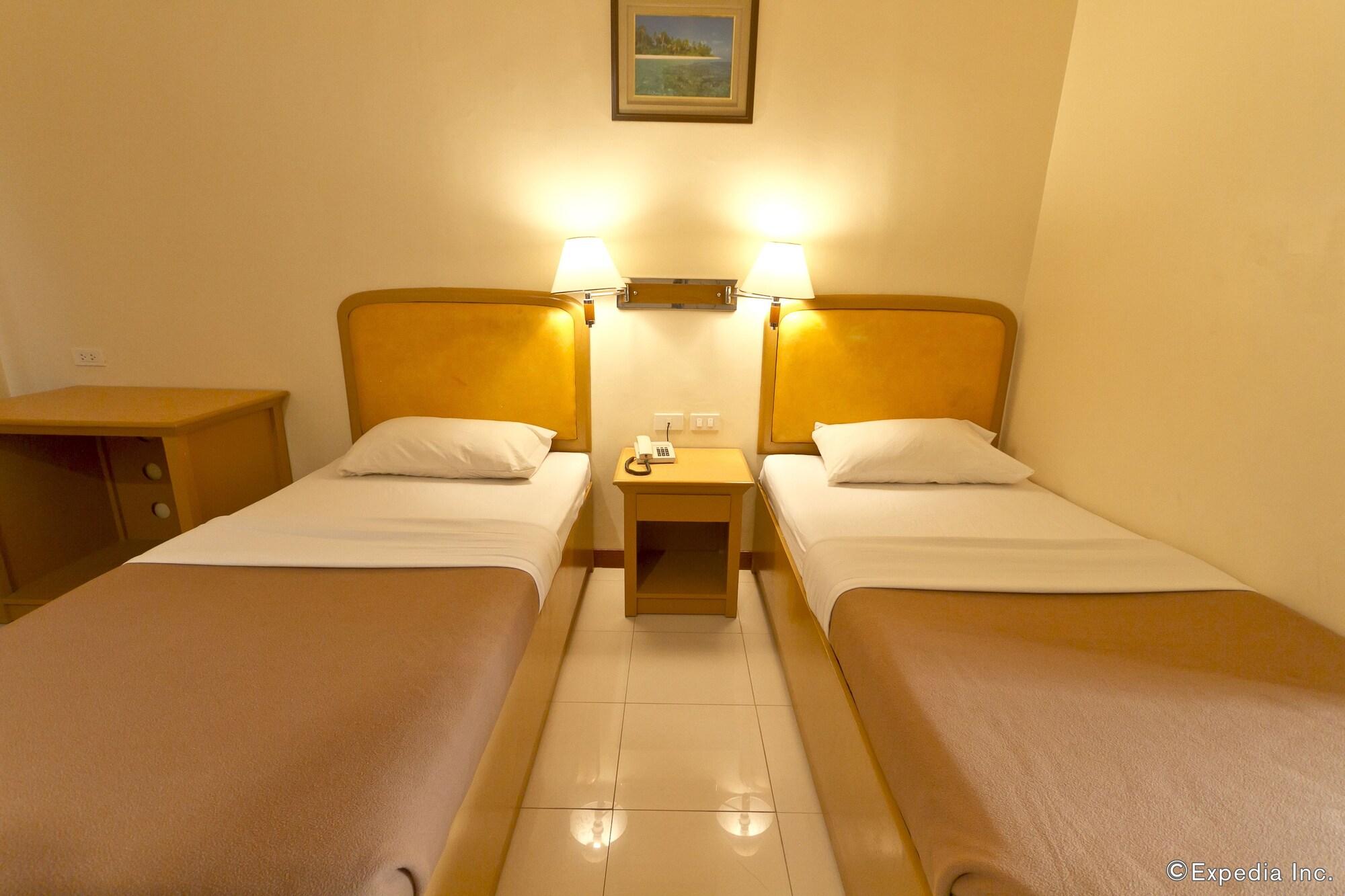 Diplomat Hotel Cebu Extérieur photo