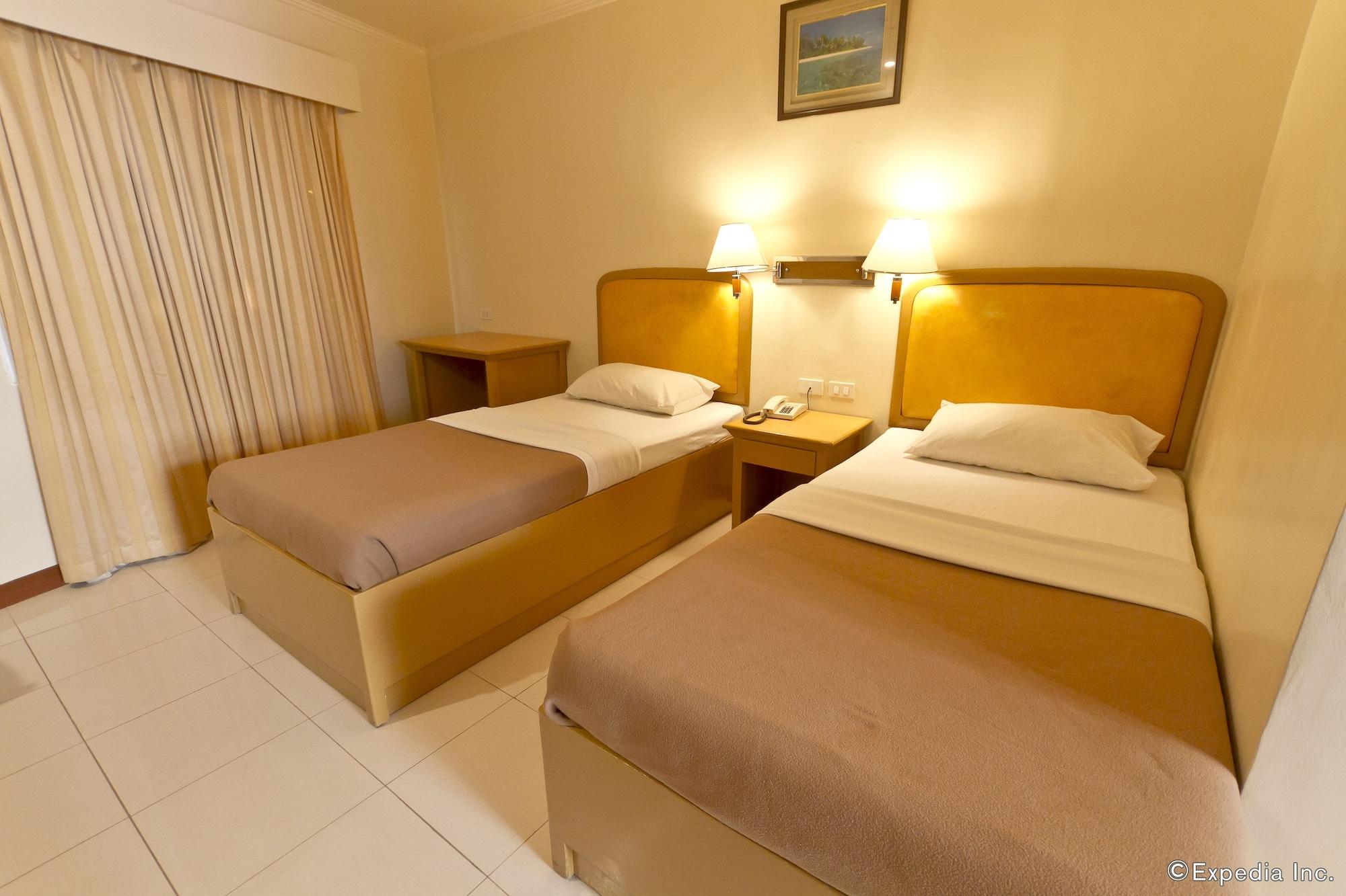 Diplomat Hotel Cebu Extérieur photo
